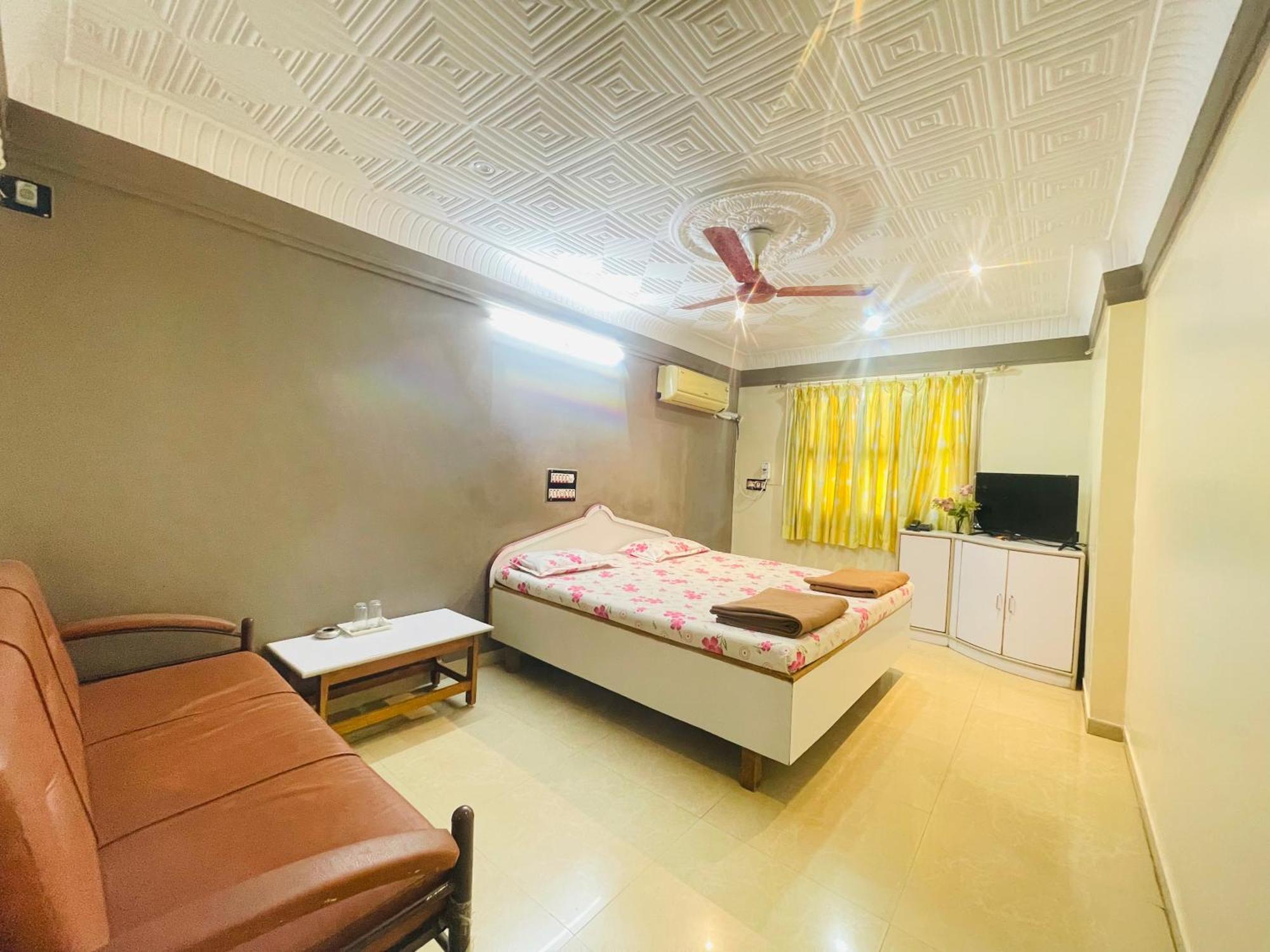Hotel Rajdhani And Guest House Gujarat - Best Family Hotel In Halol Near Pavagadh And Halol Gidc Exterior foto